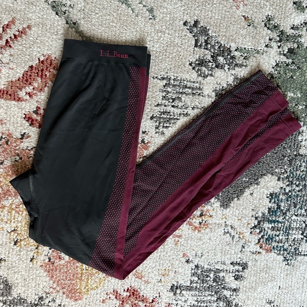 LL Bean Women’s Active Leggings, Size Medium
Small hole as pictured